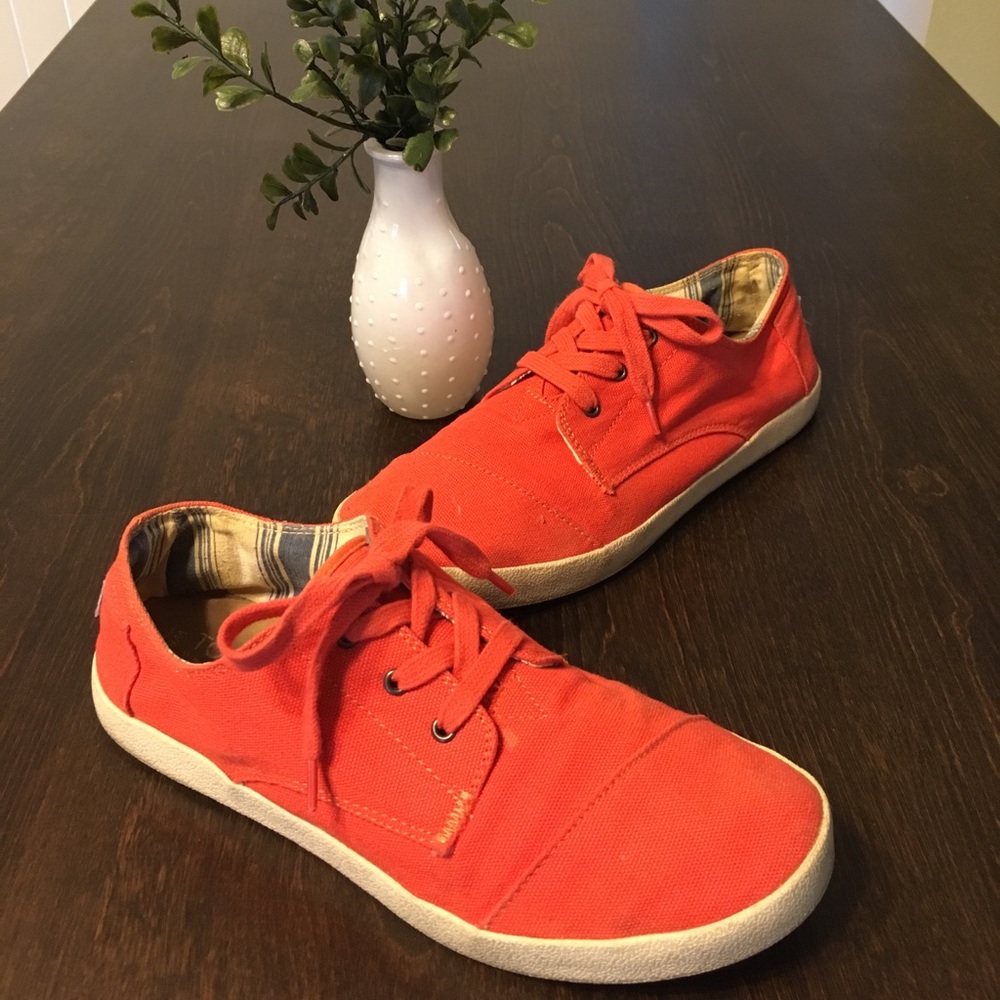 TOMS Tennis Shoes